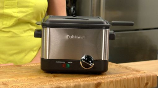 Cuisinart (CDF-100P1) Deep Fryer - Cuisinart Compact Deep Fryer CDF 100C - 4K Video - Cilantro.TV