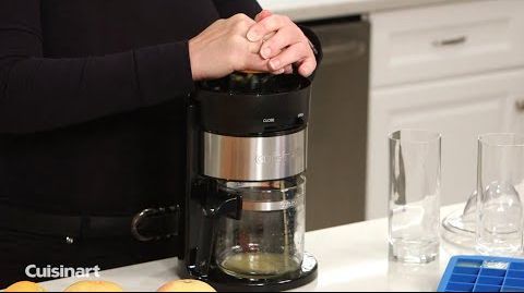 Cuisinart (CCJ-900) Citrus Juicer with Carafe - Citrus Juicer with Glass Carafe (CCJ-900C)