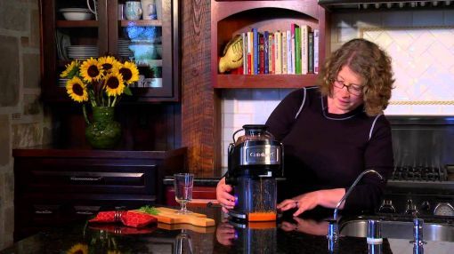 Cuisinart (CJE-500W) Compact Juice Extractor - Cuisinart Compact Juice Extractor (CJE-500) Demo Video