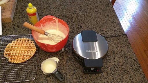 Cuisinart (WMR-CA) Round Classic Waffle Maker - REVIEW Cuisinart WMR-CA Round Classic Waffle Maker - 5 star rating!
