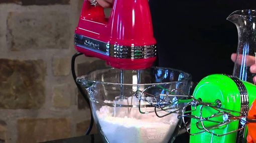 Cuisinart (HM-50) Power Advantage PLUS 5-Speed Hand Mixer - Cuisinart Power Advantage 5-Speed Hand Mixers (HM-50) Demo Video