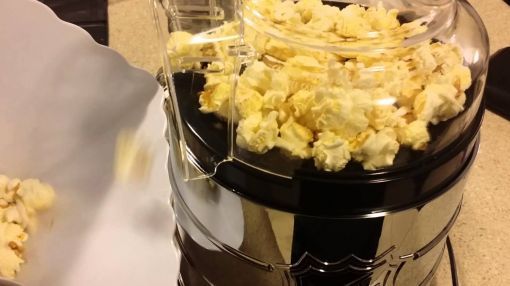 Pangea Brands (POP-NHL-STAN) NHL Stanley Cup Popcorn Maker - Stanley Cup Popcorn Maker In Action!
